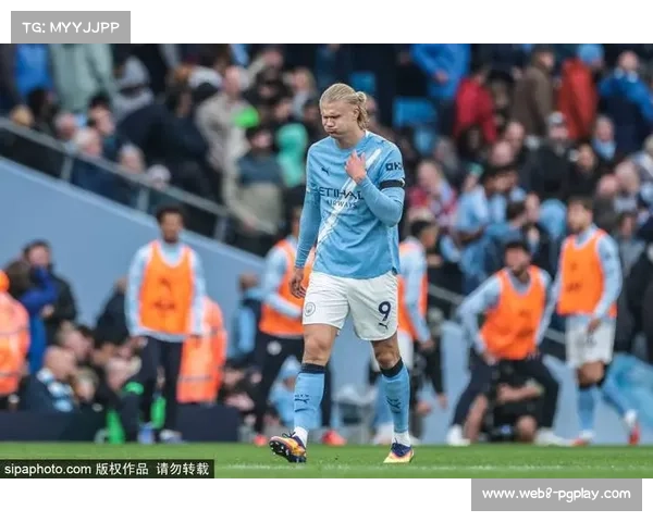 曼城记者点评哈兰德训练日常视频透露他背后的刻苦与专注