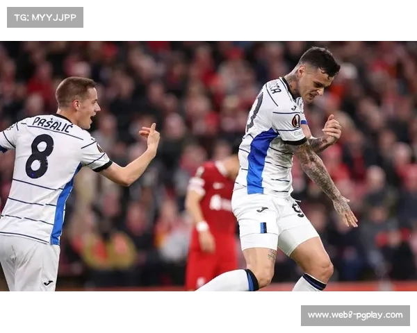 亚特兰大主场球迷燃放烟火，德凯特拉雷一传一射逆转切尔西